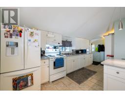 582 HILL STREET - 15