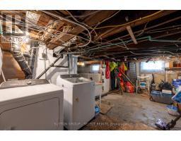 582 HILL STREET - 17