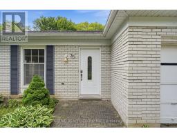33 BENSON CRESCENT - 9