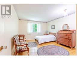 1591 ELGIN ROAD - 20