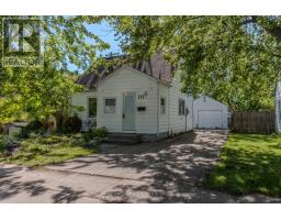 117 WALNUT AVENUE S - 1