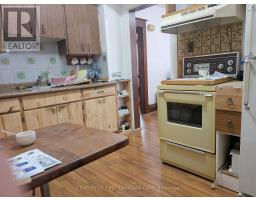 1169 OXFORD STREET E - 11