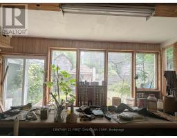 1169 OXFORD STREET E - 21