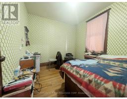 1169 OXFORD STREET E - 4
