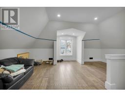 7 MYRTLE STREET - 25