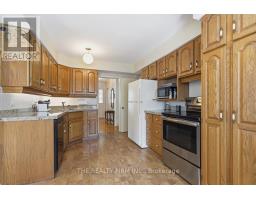 52 MAXWELL CRESCENT - 17