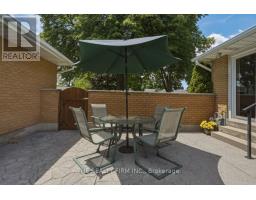 52 MAXWELL CRESCENT - 36