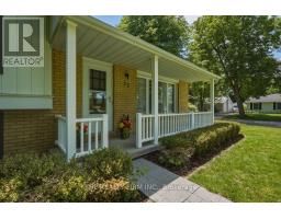 52 MAXWELL CRESCENT - 6