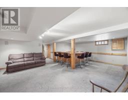 923 FARNHAM ROAD - 33
