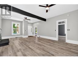 523 DUFFERIN AVENUE - 14