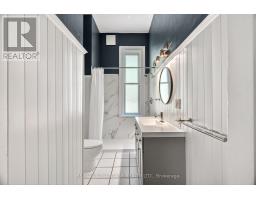 523 DUFFERIN AVENUE - 23