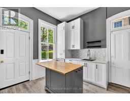 523 DUFFERIN AVENUE - 28