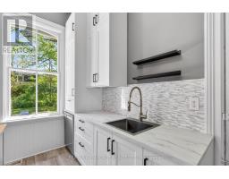523 DUFFERIN AVENUE - 30