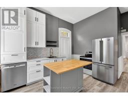 523 DUFFERIN AVENUE - 31