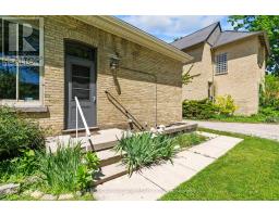 523 DUFFERIN AVENUE - 35