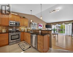 21 - 2100 DENVIEW AVENUE - 21
