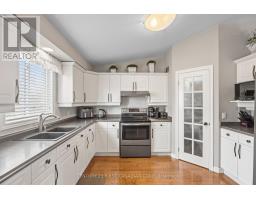 4 OAKWOOD COURT - 18