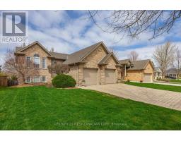 4 OAKWOOD COURT - 4