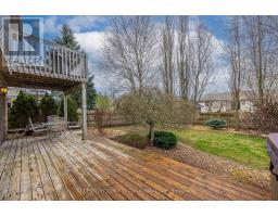 4 OAKWOOD COURT - 42