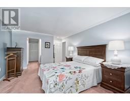 216 - 300 EVERGLADE CRESCENT - 17