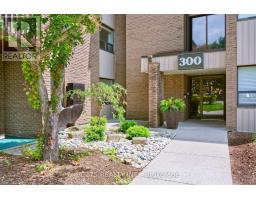 216 - 300 EVERGLADE CRESCENT - 2