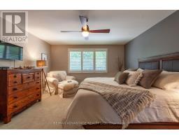 11 FARMINGTON CRESCENT - 26