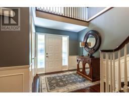 11 FARMINGTON CRESCENT - 3