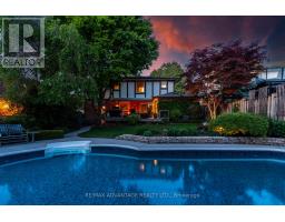 11 FARMINGTON CRESCENT - 43