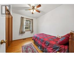 6 SOUTHWOOD CRESCENT - 15