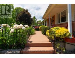 6 SOUTHWOOD CRESCENT - 30
