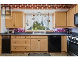 6 SOUTHWOOD CRESCENT - 9