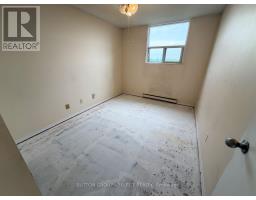 1505 - 1105 JALNA BOULEVARD - 17