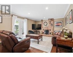 27 TUMBLEWEED CRESCENT - 17