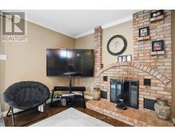 27 TUMBLEWEED CRESCENT - 19