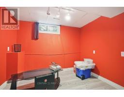 27 TUMBLEWEED CRESCENT - 35