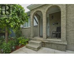 27 TUMBLEWEED CRESCENT - 5