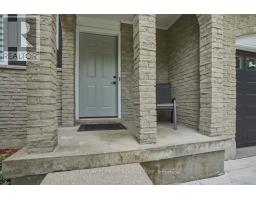 27 TUMBLEWEED CRESCENT - 6