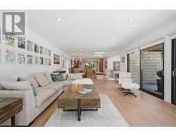 2 HAMPTON CRESCENT - 10