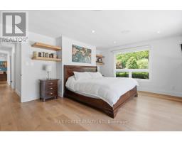 2 HAMPTON CRESCENT - 19