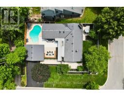 2 HAMPTON CRESCENT - 2