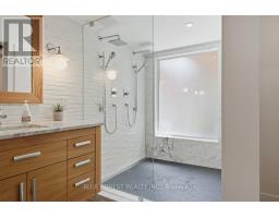 2 HAMPTON CRESCENT - 24