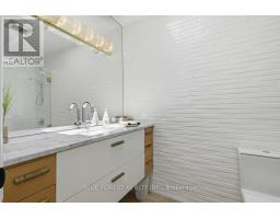 2 HAMPTON CRESCENT - 29