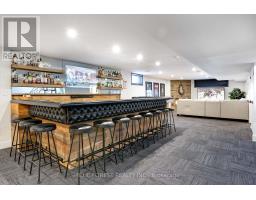 2 HAMPTON CRESCENT - 34