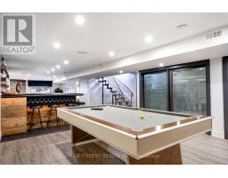 2 HAMPTON CRESCENT - 35