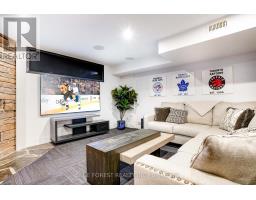 2 HAMPTON CRESCENT - 37