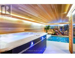 2 HAMPTON CRESCENT - 39