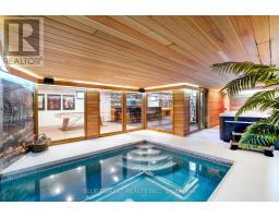 2 HAMPTON CRESCENT - 42