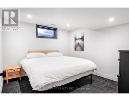 2 HAMPTON CRESCENT - 44