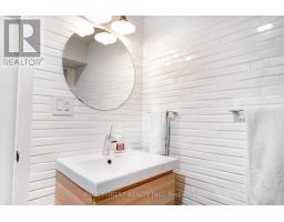 2 HAMPTON CRESCENT - 45
