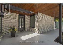 2 HAMPTON CRESCENT - 46
